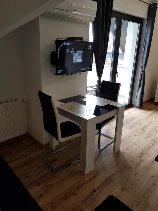 Honfoglalas Apartment Бік Екстер'єр фото