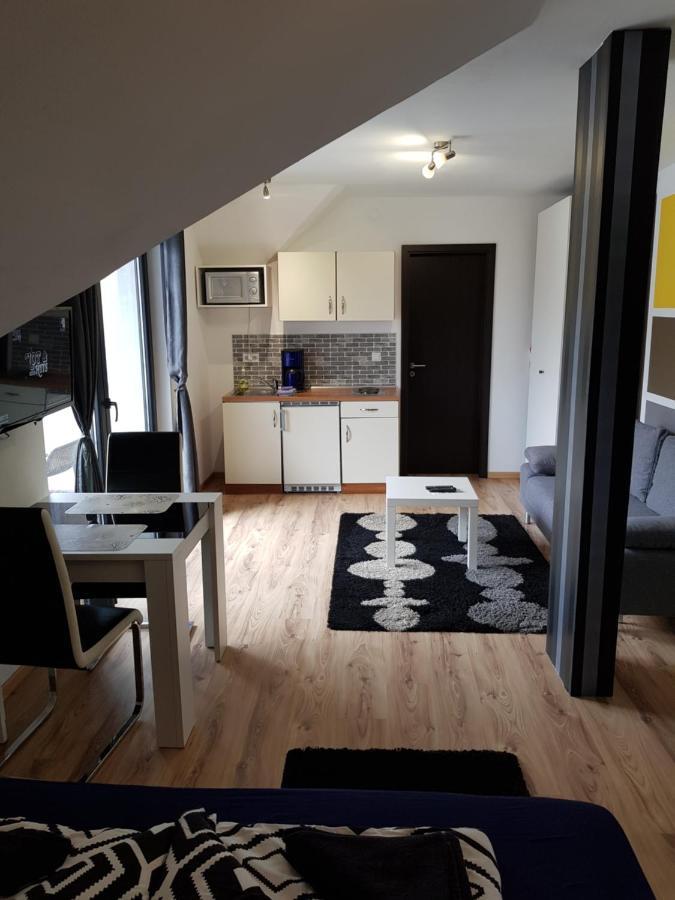 Honfoglalas Apartment Бік Екстер'єр фото