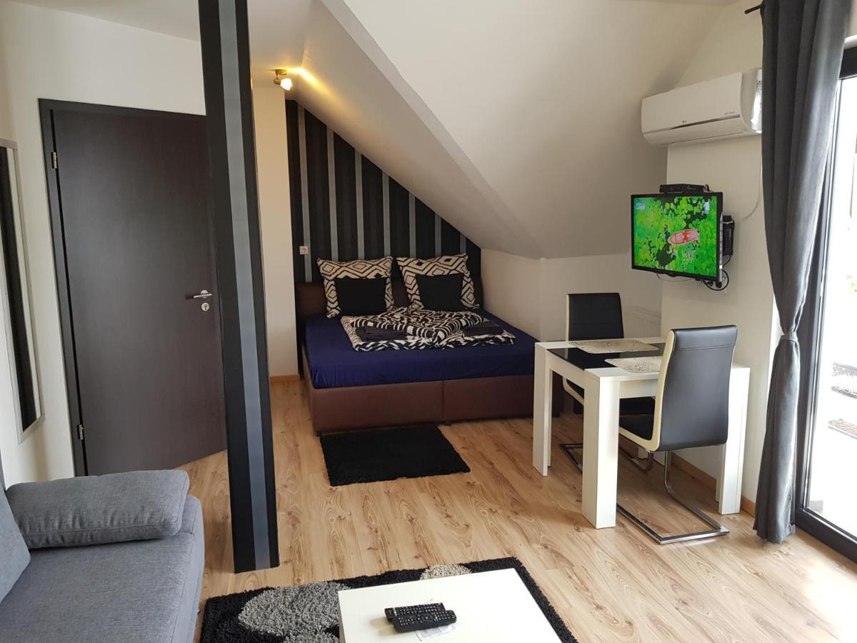Honfoglalas Apartment Бік Екстер'єр фото