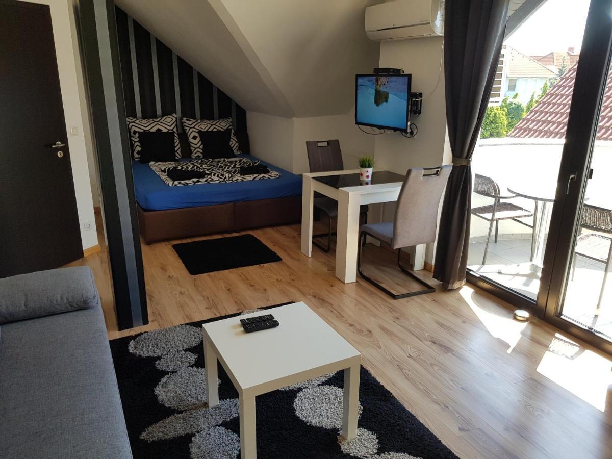Honfoglalas Apartment Бік Екстер'єр фото